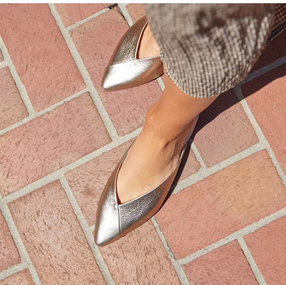 Birdies Swan flats Gold size 6